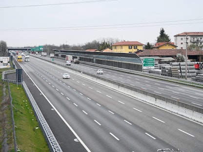 طريق سريع بين مدينتي تورينو والبندقية في إيطاليا. 12 مارس 2020 - REUTERS