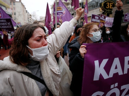تظاهرة احتجاجاً على انسحاب تركيا من اتفاقية اسطنبول في أنقرة. 20 مارس 2021 - REUTERS