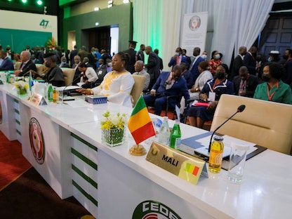 مقعد مالي يبدو فارغاً خلال اجتماع مجموعة "إيكواس" في عاصمة غانا أكرا، لمناقشة المرحلة الانتقالية في مالي وبوركينا فاسو وغينيا- 3 يوليو 2022 - REUTERS