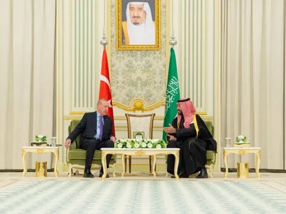 ولي العهد السعودي والرئيس التركي يبحثان تطورات المنطقة والعالم