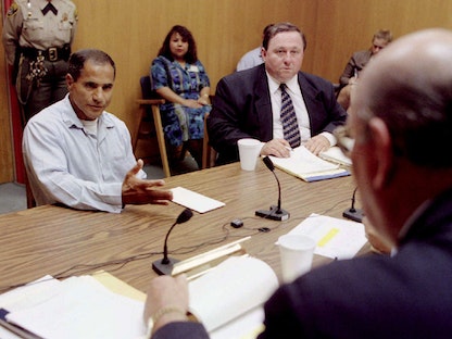 سرحان سرحان خلال جلسة سابقة للإفراج المشروط - 19 يونيو 1997 - X00510