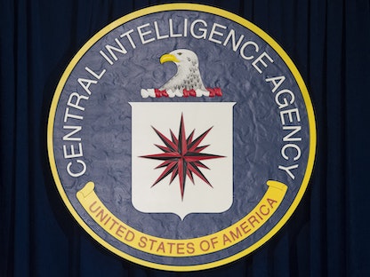 شعار وكالة الاستخبارات المركزية الأميركية (سي آي إيه) في مقرها بفيرجينيا - 13 أبريل 2016 - AFP