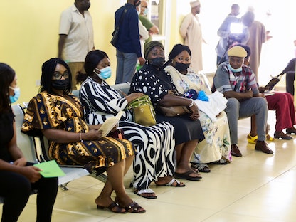 مركز للتطعيم في العاصمة النيجيرية أبوجا - 30 مارس 2021 - REUTERS