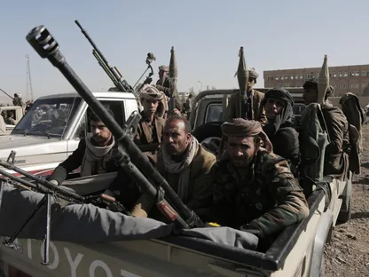 الحوثيون يهددون باستهداف السفن الأوروبية: سنرد إذا أطلقوا عملية في البحر الأحمر