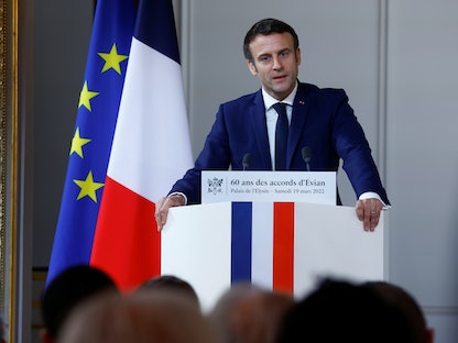 الرئيس الفرنسي إيمانويل ماكرون خلال كلمة في الإليزيه - 19 مارس 2022 - REUTERS