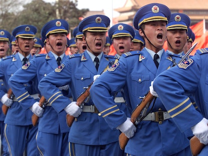 فرقة من حراس الشرف تابعة للقوات الجوية الصينية - REUTERS