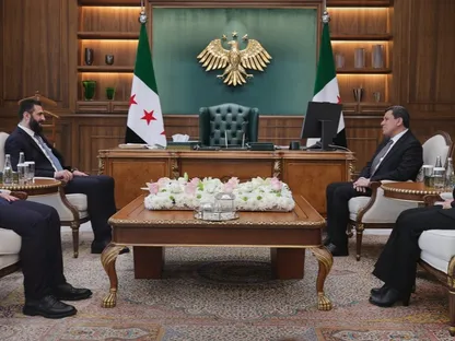 الشرع يبحث مع قائد "قسد" استكمال عملية الدمج ضمن اتفاق 29 يناير