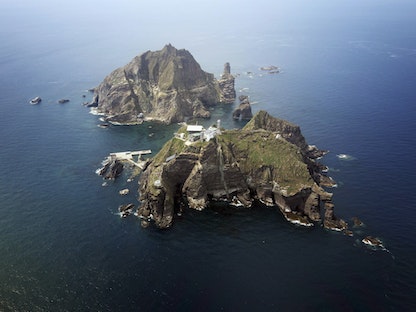 صورة جوية لمجموعة من جزر دوكدو المتنازع عليها بين كوريا الجنوبية واليابان - REUTERS