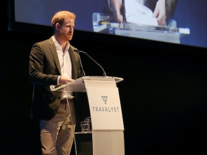 الأمير هاري يتحدث خلال قمة السياحة المستدامة في مركز إدنبرة الدولي للمؤتمرات باسكتلندا - 26 فبراير 2020. - REUTERS