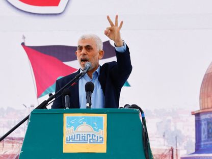 يحيى السنوار زعيم حركة حماس الفلسطينية في قطاع غزة يتحدث خلال تجمع حاشد بمناسبة يوم القدس السنوي، غزة. 14 أبريل 2023 - Reuters