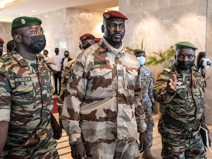 الكولونيل مامادي دومبويا قائد الانقلاب الذي تم تنصيبه رئيساً لغينيا- 17 سبتمبر 2022 - AFP