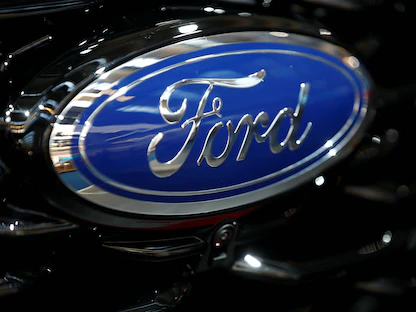 بعد وفاة 27 شخصاً.. السلطات الأميركية تستدعي 3 ملايين سيارة "فورد"