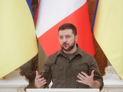الرئيس الأوكراني فولوديمير زيلينسكي يتحدث خلال مؤتمر مع رئيس الوزراء الكندي جاستن ترودو في كييف بأوكرانيا- 8 مايو 2022. - REUTERS