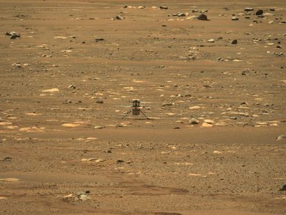 مروحية Ingenuity التابعة لـ"ناسا" فوق سطح كوكب المريخ. 19 أبريل 2021 - REUTERS