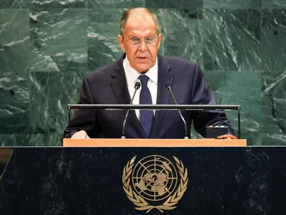 لافروف يحذر "الناتو" والاتحاد الأوروبي: أي عدوان على روسيا سيواجه برد حاسم