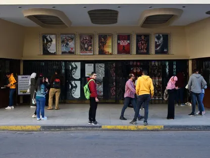 مصر.. قرار رئيس الحكومة بـ"الإغلاق المبكر" يهدد إيرادات السينما