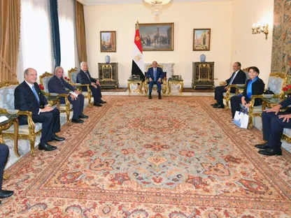 السيسي: نرفض أي محاولات لدفع البحر الأحمر نحو "العسكرة والتدويل"