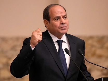 الرئيس المصري عبد الفتاح السيسي خلال مؤتمر صحافي مع نظيره الفرنسي إيمانويل ماكرون في القاهرة. 25 أكتوبر 2023 - AFP