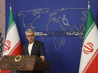 إيران تشدد على رفض المفاوضات المباشرة مع واشنطن وتتوعد بـ"عواقب" حال إعادة العقوبات