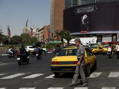 تفاهم أميركي إيراني للحفاظ على التهدئة.. ومحادثات جديدة بعد تشييع خامنئي