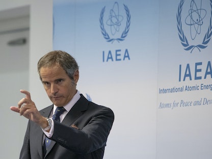 المدير العام للوكالة الدولية للطاقة الذرية رافائيل جروسي يخاطب وسائل الإعلام في فيينا - 13 سبتمبر 2021 - AFP