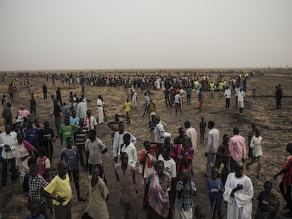 آلاف اللاجئين في جنوب السودان ينتظرون تلقي مساعدات غذائية - 17 مارس 2016 - Getty Images