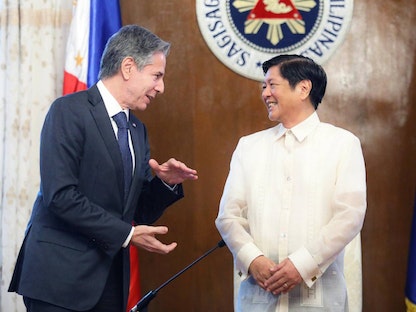 الرئيس الفلبيني فرديناند ماركوس جونيور ووزير الخارجية الأميركي أنتوني بلينكن خلال لقائهما في مانيلا - 6 أغسطس 2022 - Twitter/@bongbongmarcos