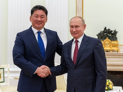 بنية منغوليا التحتية حجر أساس في تعزيز التجارة الصينية والروسية