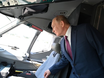 الرئيس الروسي فلاديمير بوتين يحضر افتتاح معرض ماكس 2021 الجوي في جوكوفسكي، خارج العاصمة موسكو، 20 يوليو 2021 - REUTERS