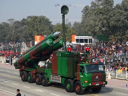 صاروخ من طراز BrahMos فرص الصوتي المضاد للسفن خلال عرض عسكري في نيودلهي بالهند. 23 يناير 2023 - AFP