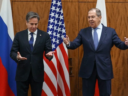 وزير الخارجية الأميركي أنتوني بلينكن ووزير الخارجية الروسي سيرجي لافروف خلال لقاء في جنيف، سويسرا - 21 يناير 2022 - via REUTERS
