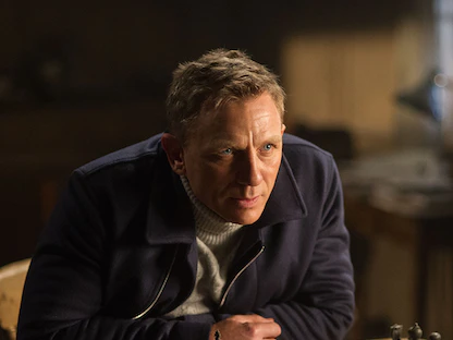 دانييل كريج في مشهد من فيلم "لا وقت للموت" من سلسلة أفلام جيمس بوند - facebook.com/JamesBond007