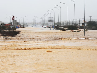 جانب من السيول التي سببها الإعصار شاهين في العاصمة العمانية مسقط، 3 أكتوبر 2021 - REUTERS