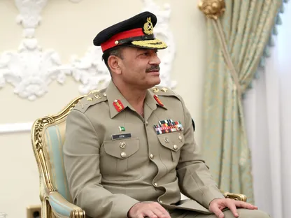 عاصم منير يزور طهران لبحث وساطة باكستان بين إيران والولايات المتحدة