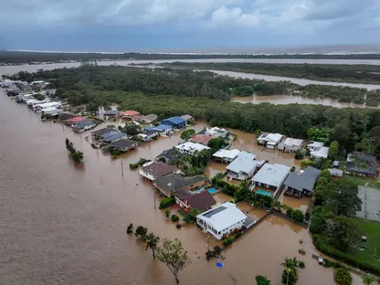 أستراليا.. فيضانات ضخمة تحاصر آلاف المزارعين والسلطات تسقط الإمدادات جواً