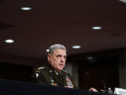 رئيس هيئة الأركان الأميركية الجنرال مارك ميلي خلال جلسة استماع أمام لجنة القوات المسلحة بمجلس الشيوخ - 7 أبريل 2022 - REUTERS