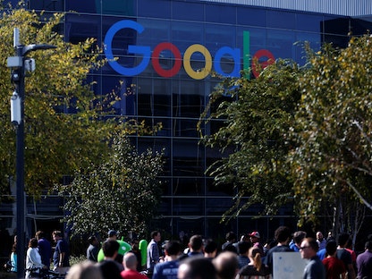شعار شركة Google للتكنولوجيا والخدمات المرتبطة بالإنترنت - REUTERS