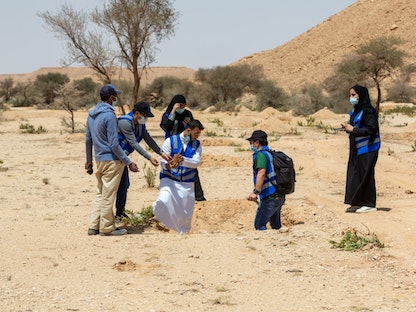 صورة تظهر جانباً من أعمال التشجير في السعودية ضمن مبادرة "السعودية الخضراء" - ncvc.gov.sa
