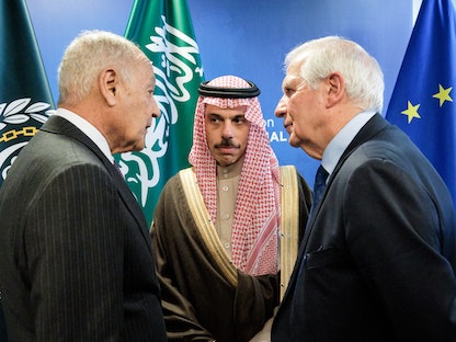 الممثل الأعلى للسياسة الخارجية ونائب رئيس المفوضية الأوروبية جوزيف بوريل يستقبل الأمين العام لجامعة الدول العربية أحمد أبو الغيط ووزير الخارجية السعودية الأمير فيصل بن فرحان في بروكسل بلجيكا. 13 فبراير 2023 - newsroom.consilium.europa.eu