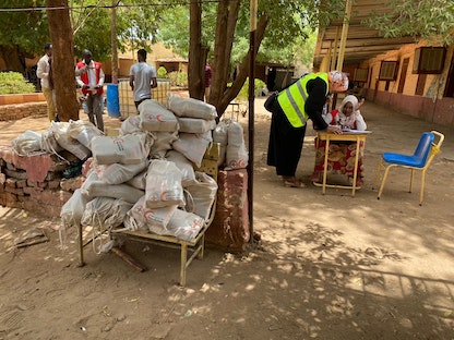 جانب من المساعدات التي يقدمها الصليب الأحمر في السودان. 12 مايو 2023 - twitter/ICRC_Sudan