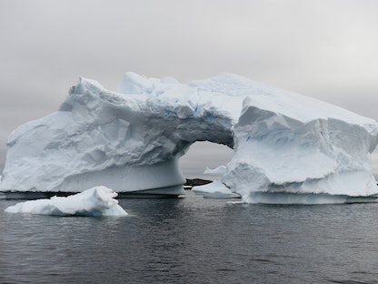 جبل جليدي في شبه الجزيرة القطبية الجنوبية. 2 مارس 2016 - AFP