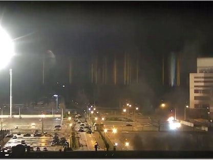 لقطة من فيديو يرصد التطورات حول محطة "زابوروجيا" النووية في أوكرانيا- 4 مارس 2022 - facebook/zelenskiy.official