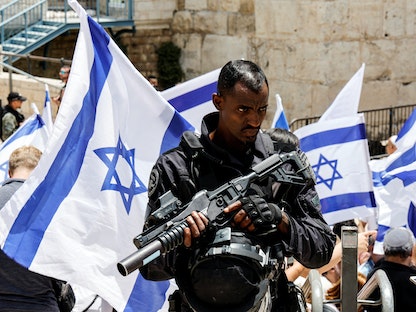 قوات إسرائيلية تؤمن مسيرة الأعلام في القدس المحتلة. 18 مايو 2023 - REUTERS