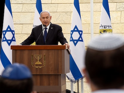 رئيس الوزراء الإسرائيلي بنيامين نتنياهو يلقي كلمة أمام جنود إسرائيليين في القدس. 13 أبريل 2021 - REUTERS