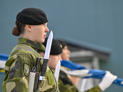 جنود في قاعدة للجيش السويدي بجزيرة جوتلاند - 25 مارس 2022 - Bloomberg