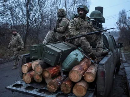 جنود أوكرانيون على خطوط المواجهة في منطقة دونيتسك جنوب شرقي أوكرانيا. 27 نوفمبر 2025 - REUTERS