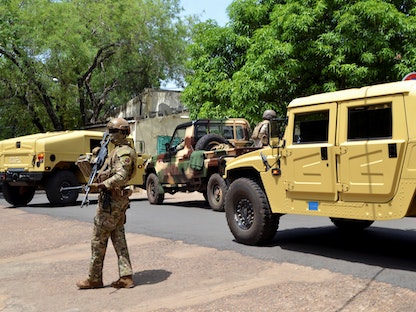 جندي مالي يقف للحراسة في العاصمة باماكو - 26 مايو 2022 - REUTERS