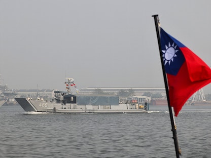 سفينة حربية تايوانية تجري تدريباً في المياه الإقليمية - REUTERS