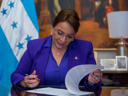 رئيسة هندوراس شيومارا كاسترو في المقر الرئاسي في تيجوسيجالبا بهندوراس. 9 مارس 2023 - Twitter@XiomaraCastroZ