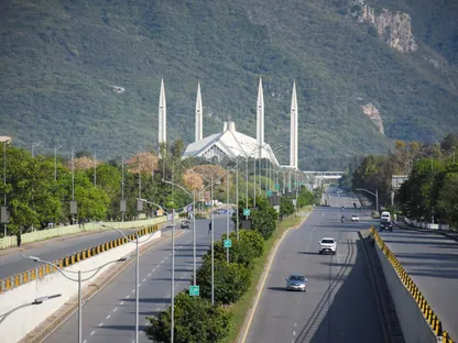 صور.. هدوء في إسلام آباد يستبق وصول وفدي واشنطن وطهران